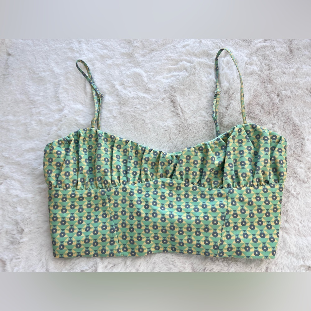 NWT: Zara Women's Green and Yellow Floral Crop top size Large